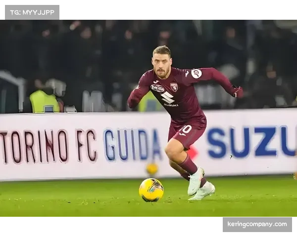 都灵小西蒙尼反击中跑位灵活 但缺乏中场支援难成威胁